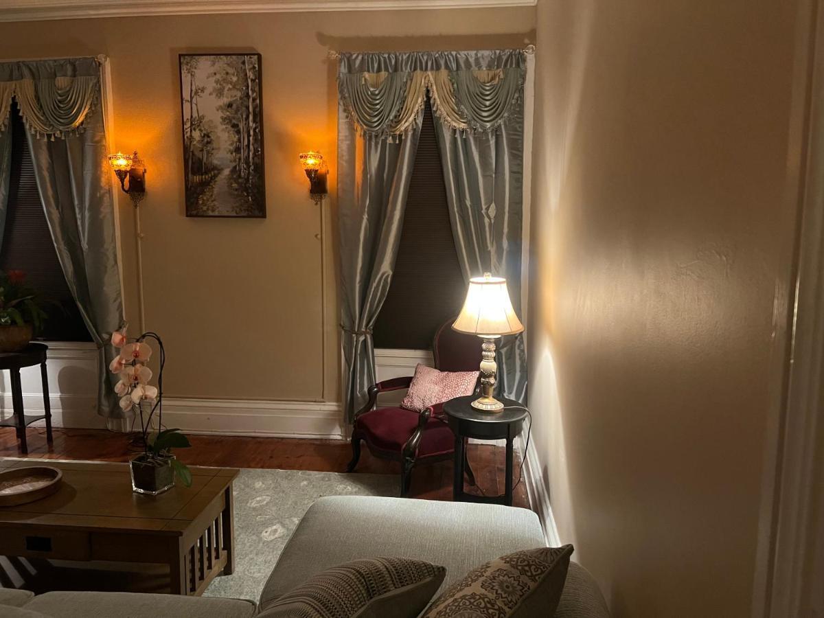 1 Bedroom Private Victorian Apt In Convenient City Location On 5 Acre, Sleeps 4 Poughkeepsie Kültér fotó