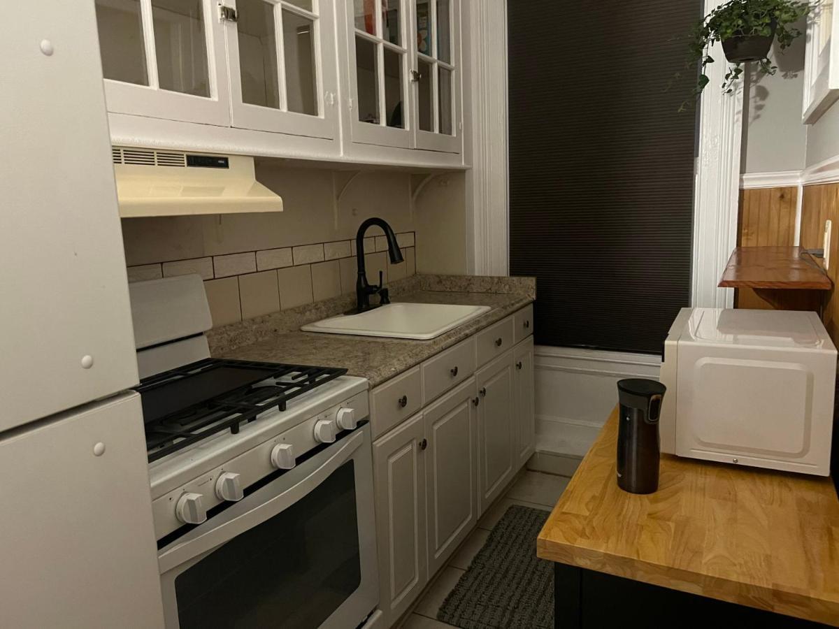 1 Bedroom Private Victorian Apt In Convenient City Location On 5 Acre, Sleeps 4 Poughkeepsie Kültér fotó